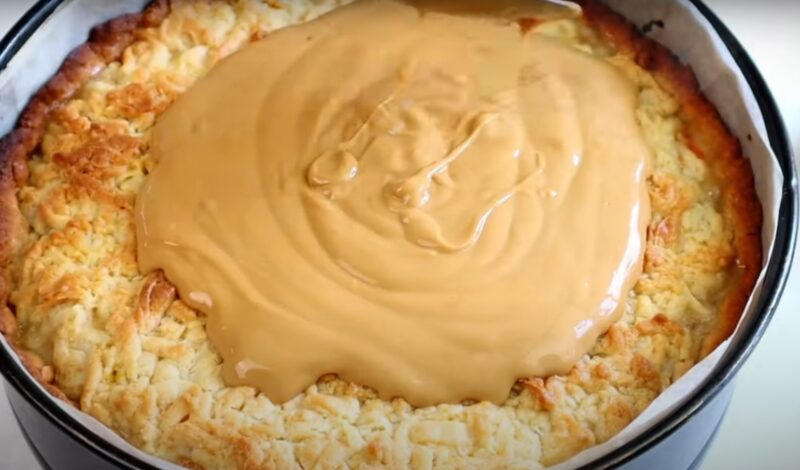 Все дело в заливке. Нереально вкусный абрикосовый пирог
